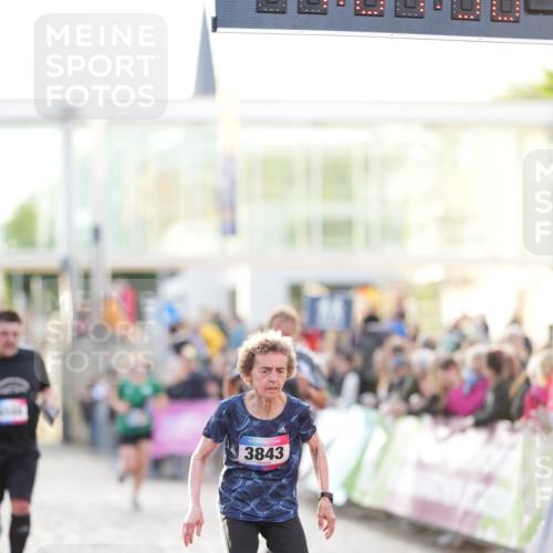 12.06.2026 - Holstenköstenlauf LAZAROV Photography http://msf.ph/oto/9738061 12.06.2026 20:07:50 Laufen 3213, 3214, 3711, 3843, 4586 meine-sportfotos.de