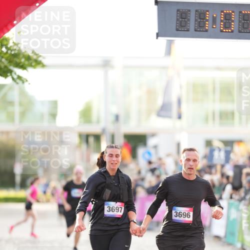 12.06.2026 - Holstenköstenlauf LAZAROV Photography http://msf.ph/oto/9738082 12.06.2026 20:07:21 Laufen 3696, 3697 meine-sportfotos.de
