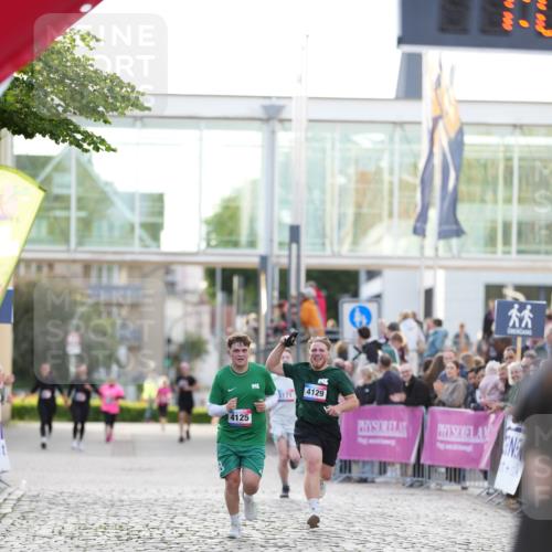 12.06.2026 - Holstenköstenlauf LAZAROV Photography http://msf.ph/oto/9738096 12.06.2026 20:07:07 Laufen 4129, 4153 meine-sportfotos.de