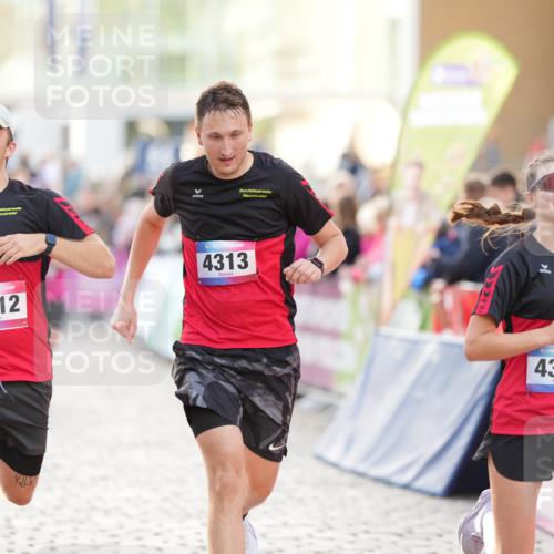 12.06.2026 - Holstenköstenlauf LAZAROV Photography http://msf.ph/oto/9738109 12.06.2026 20:06:48 Laufen 4311, 4312, 4313, 4397 meine-sportfotos.de