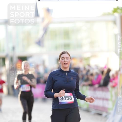 12.06.2026 - Holstenköstenlauf LAZAROV Photography http://msf.ph/oto/9738129 12.06.2026 20:06:12 Laufen 3114, 3282, 3395, 3458, 4801, 4807 meine-sportfotos.de