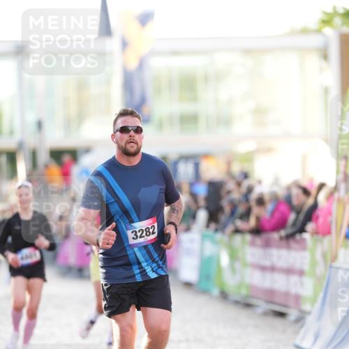 12.06.2026 - Holstenköstenlauf LAZAROV Photography http://msf.ph/oto/9738138 12.06.2026 20:06:06 Laufen 3031, 3282, 3395, 4371, 4801, 4807 meine-sportfotos.de