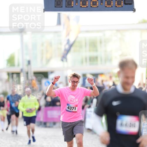 12.06.2026 - Holstenköstenlauf LAZAROV Photography http://msf.ph/oto/9738147 12.06.2026 20:05:59 Laufen 3959, 4371, 4485, 4486 meine-sportfotos.de