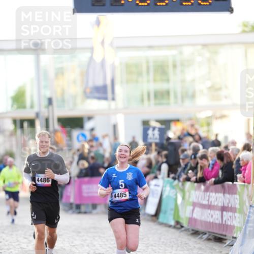 12.06.2026 - Holstenköstenlauf LAZAROV Photography http://msf.ph/oto/9738152 12.06.2026 20:05:55 Laufen 3959, 4485, 4486 meine-sportfotos.de