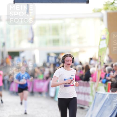 12.06.2026 - Holstenköstenlauf LAZAROV Photography http://msf.ph/oto/9738155 12.06.2026 20:05:53 Laufen 3959, 4485, 4486 meine-sportfotos.de