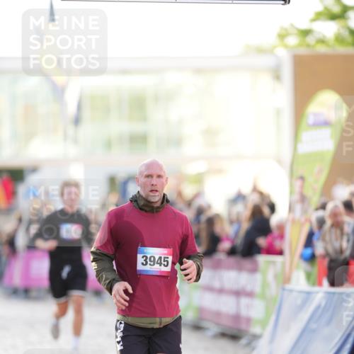 12.06.2026 - Holstenköstenlauf LAZAROV Photography http://msf.ph/oto/9738164 12.06.2026 20:05:41 Laufen 3523, 3945, 4491 meine-sportfotos.de