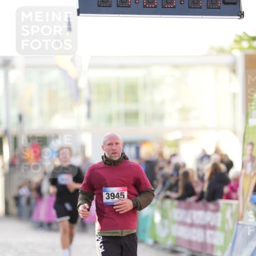 12.06.2026 - Holstenköstenlauf LAZAROV Photography http://msf.ph/oto/9738165 12.06.2026 20:05:40 Laufen 3523, 3945, 4491 meine-sportfotos.de