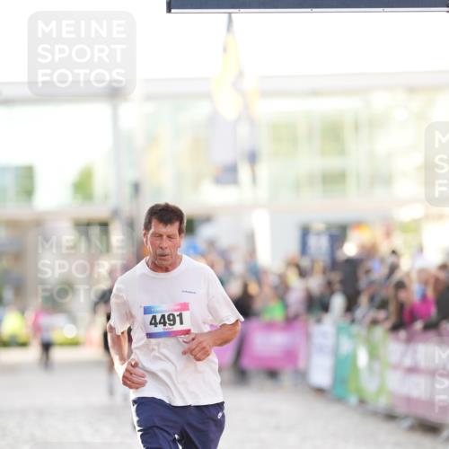 12.06.2026 - Holstenköstenlauf LAZAROV Photography http://msf.ph/oto/9738167 12.06.2026 20:05:37 Laufen 3945, 4491 meine-sportfotos.de