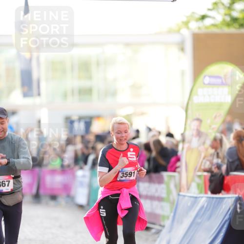 12.06.2026 - Holstenköstenlauf LAZAROV Photography http://msf.ph/oto/9738181 12.06.2026 20:05:22 Laufen 3591, 3690, 3695, 4633, 4867 meine-sportfotos.de