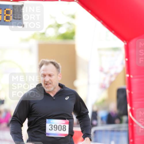 12.06.2026 - Holstenköstenlauf LAZAROV Photography http://msf.ph/oto/9738192 12.06.2026 20:05:07 Laufen 3250, 3367, 3450, 3908 meine-sportfotos.de