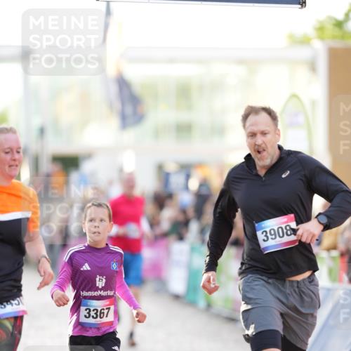 12.06.2026 - Holstenköstenlauf LAZAROV Photography http://msf.ph/oto/9738193 12.06.2026 20:05:07 Laufen 3250, 3367, 3450, 3908 meine-sportfotos.de