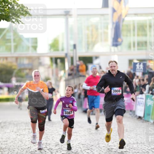 12.06.2026 - Holstenköstenlauf LAZAROV Photography http://msf.ph/oto/9738196 12.06.2026 20:05:05 Laufen 3367, 3450, 3908, 4617, 4725 meine-sportfotos.de