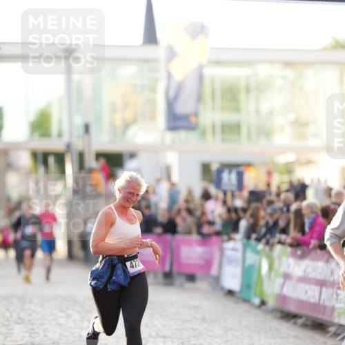 12.06.2026 - Holstenköstenlauf LAZAROV Photography http://msf.ph/oto/9738200 12.06.2026 20:05:00 Laufen 3328, 3330, 4617, 4725 meine-sportfotos.de