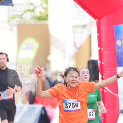 12.06.2026 - Holstenköstenlauf LAZAROV Photography http://msf.ph/oto/9738212 12.06.2026 20:04:52 Laufen 3357, 3756, 3837, 4162 meine-sportfotos.de