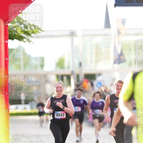 12.06.2026 - Holstenköstenlauf LAZAROV Photography http://msf.ph/oto/9738222 12.06.2026 20:04:41 Laufen 3583, 3975, 4090, 4091, 4547, 4549, 4766 meine-sportfotos.de