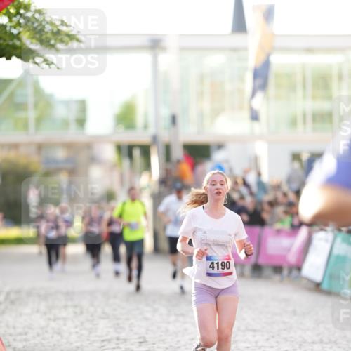 12.06.2026 - Holstenköstenlauf LAZAROV Photography http://msf.ph/oto/9738232 12.06.2026 20:04:32 Laufen 4190, 4415, 4850 meine-sportfotos.de