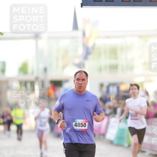 12.06.2026 - Holstenköstenlauf LAZAROV Photography http://msf.ph/oto/9738236 12.06.2026 20:04:30 Laufen 4190, 4268, 4415, 4850 meine-sportfotos.de