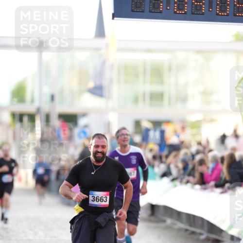 12.06.2026 - Holstenköstenlauf LAZAROV Photography http://msf.ph/oto/9738259 12.06.2026 20:04:09 Laufen 3663, 4087, 4108, 4456 meine-sportfotos.de