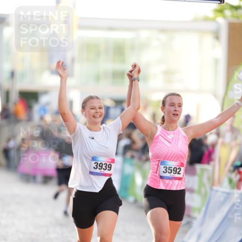 12.06.2026 - Holstenköstenlauf LAZAROV Photography http://msf.ph/oto/9738286 12.06.2026 20:03:42 Laufen 3319, 3507, 3592, 3939, 3974, 4847 meine-sportfotos.de