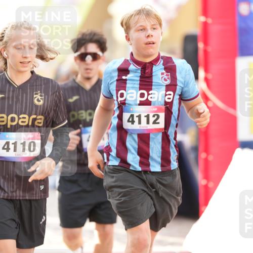 12.06.2026 - Holstenköstenlauf LAZAROV Photography http://msf.ph/oto/9738298 12.06.2026 20:03:32 Laufen 3169, 3252, 3319, 4110, 4111, 4112, 4194, 4196, 4691 meine-sportfotos.de