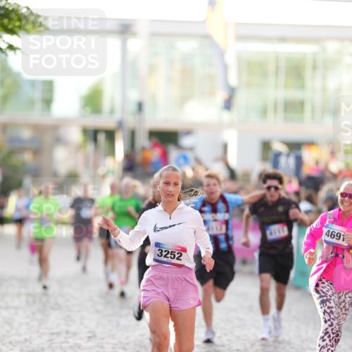 12.06.2026 - Holstenköstenlauf LAZAROV Photography http://msf.ph/oto/9738303 12.06.2026 20:03:29 Laufen 3252, 3477, 4110, 4111, 4112, 4691 meine-sportfotos.de