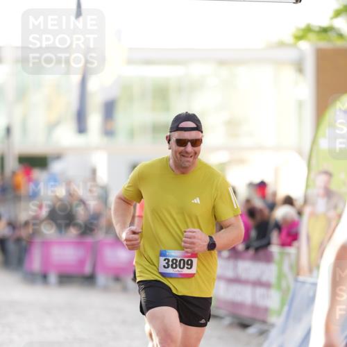 12.06.2026 - Holstenköstenlauf LAZAROV Photography http://msf.ph/oto/9738333 12.06.2026 20:03:02 Laufen 3803, 3809, 4636, 4753 meine-sportfotos.de