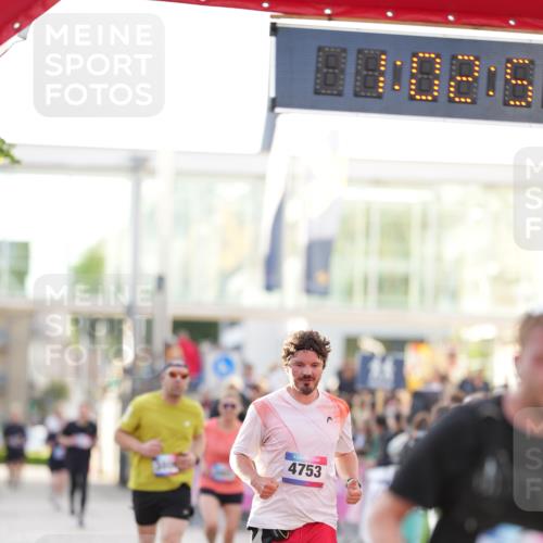 12.06.2026 - Holstenköstenlauf LAZAROV Photography http://msf.ph/oto/9738336 12.06.2026 20:02:58 Laufen 3809, 4143, 4350, 4636, 4753 meine-sportfotos.de