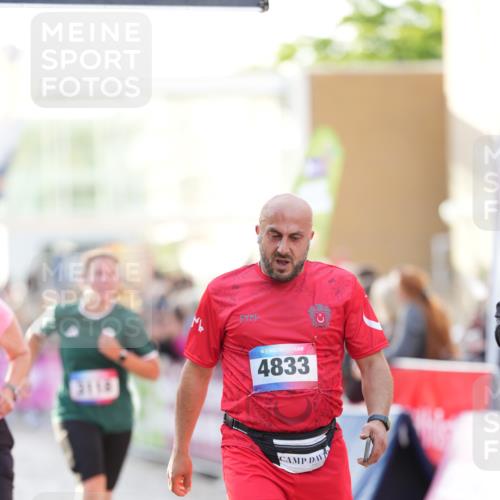 12.06.2026 - Holstenköstenlauf LAZAROV Photography http://msf.ph/oto/9738344 12.06.2026 20:02:49 Laufen 3118, 3125, 3905, 3933, 3940, 4143, 4267, 4350, 4526, 4833, 4884 meine-sportfotos.de