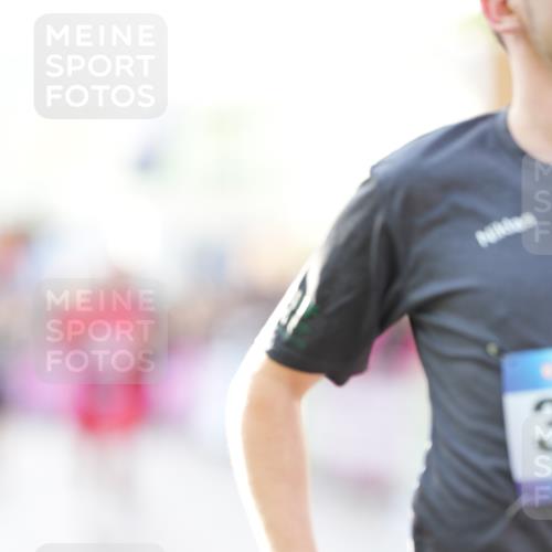 12.06.2026 - Holstenköstenlauf LAZAROV Photography http://msf.ph/oto/9738350 12.06.2026 20:02:45 Laufen 3125, 3184, 3905, 3933, 3940, 4154, 4155, 4267, 4526, 4833, 4884 meine-sportfotos.de