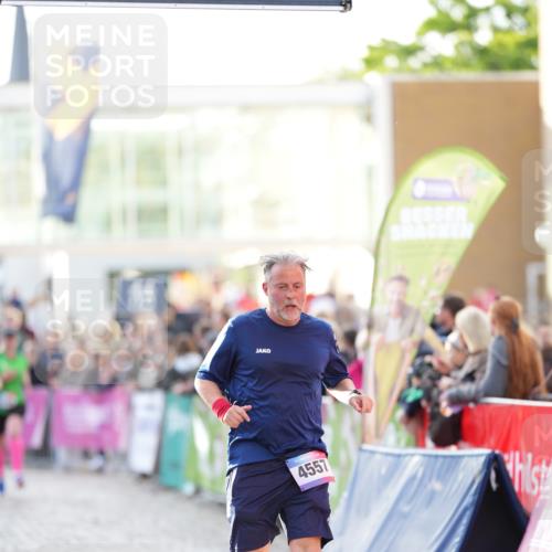 12.06.2026 - Holstenköstenlauf LAZAROV Photography http://msf.ph/oto/9738362 12.06.2026 20:02:36 Laufen 4154, 4155, 4557 meine-sportfotos.de