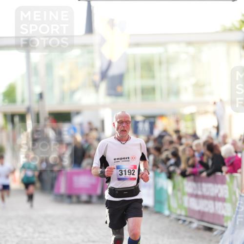 12.06.2026 - Holstenköstenlauf LAZAROV Photography http://msf.ph/oto/9738453 12.06.2026 20:01:10 Laufen 3192, 4245 meine-sportfotos.de