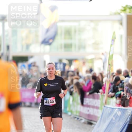 12.06.2026 - Holstenköstenlauf LAZAROV Photography http://msf.ph/oto/9738455 12.06.2026 20:01:06 Laufen 3284, 4245, 4727 meine-sportfotos.de