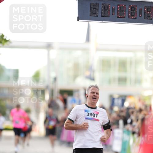 12.06.2026 - Holstenköstenlauf LAZAROV Photography http://msf.ph/oto/9738484 12.06.2026 20:00:42 Laufen 3825, 3907, 4427, 4743, 4890 meine-sportfotos.de