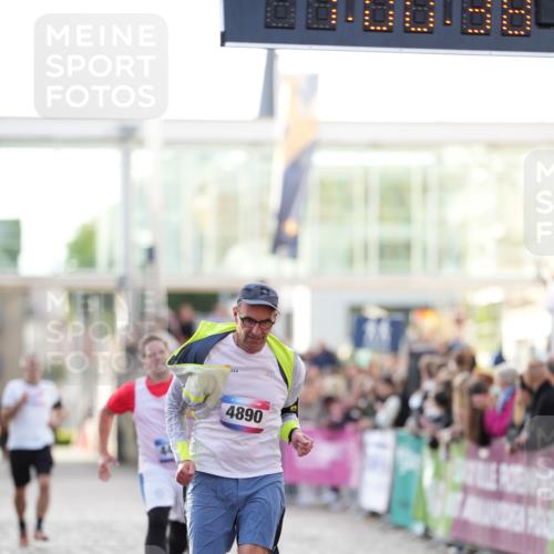 12.06.2026 - Holstenköstenlauf LAZAROV Photography http://msf.ph/oto/9738489 12.06.2026 20:00:37 Laufen 3825, 4427, 4890 meine-sportfotos.de