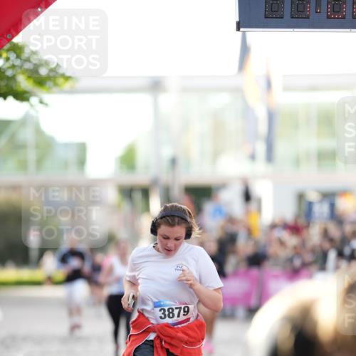 12.06.2026 - Holstenköstenlauf LAZAROV Photography http://msf.ph/oto/9738509 12.06.2026 20:00:18 Laufen 3055, 3654, 3879, 4933 meine-sportfotos.de