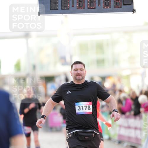 12.06.2026 - Holstenköstenlauf LAZAROV Photography http://msf.ph/oto/9738514 12.06.2026 20:00:09 Laufen 3178, 3382, 3653, 3654, 3785, 4457, 4601, 4723, 4834 meine-sportfotos.de