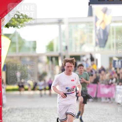 12.06.2026 - Holstenköstenlauf LAZAROV Photography http://msf.ph/oto/9738543 12.06.2026 19:59:44 Laufen 3065, 3822, 4537, 4682 meine-sportfotos.de