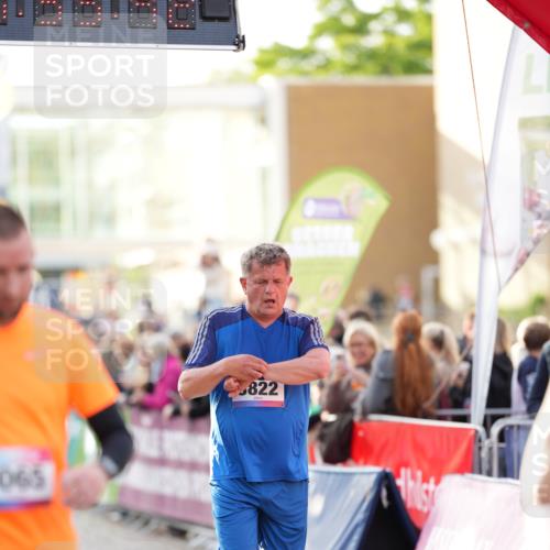 12.06.2026 - Holstenköstenlauf LAZAROV Photography http://msf.ph/oto/9738546 12.06.2026 19:59:41 Laufen 3065, 3822, 4537, 4682 meine-sportfotos.de