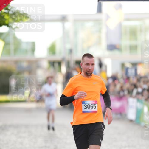 12.06.2026 - Holstenköstenlauf LAZAROV Photography http://msf.ph/oto/9738548 12.06.2026 19:59:40 Laufen 3065, 3822, 4537, 4682 meine-sportfotos.de