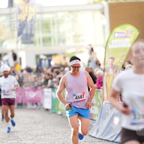 12.06.2026 - Holstenköstenlauf LAZAROV Photography http://msf.ph/oto/9738566 12.06.2026 19:59:27 Laufen 3269, 3749, 4587 meine-sportfotos.de