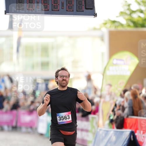 12.06.2026 - Holstenköstenlauf LAZAROV Photography http://msf.ph/oto/9738574 12.06.2026 19:59:20 Laufen 3563, 4838, 4846 meine-sportfotos.de