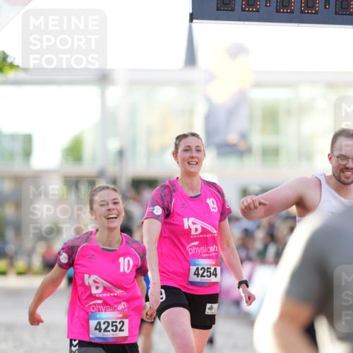 12.06.2026 - Holstenköstenlauf LAZAROV Photography http://msf.ph/oto/9738607 12.06.2026 19:58:45 Laufen 3165, 3509, 3512, 3768, 3793, 3972, 4252, 4254, 4379, 4445 meine-sportfotos.de