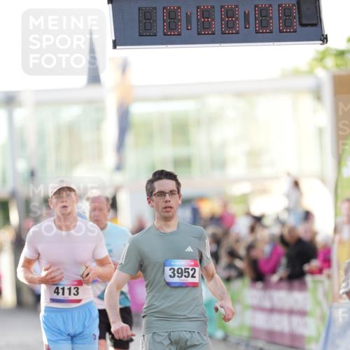 12.06.2026 - Holstenköstenlauf LAZAROV Photography http://msf.ph/oto/9738661 12.06.2026 19:57:59 Laufen 3534, 3824, 3902, 3952, 4113, 4578, 4855, 4856 meine-sportfotos.de