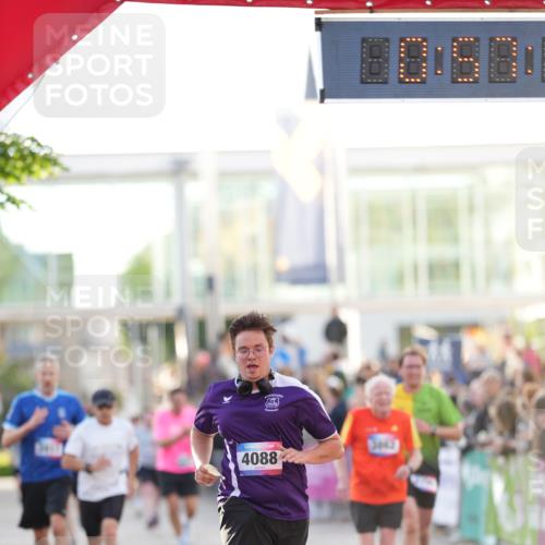 12.06.2026 - Holstenköstenlauf LAZAROV Photography http://msf.ph/oto/9738713 12.06.2026 19:57:14 Laufen 3256, 3344, 3396, 3862, 3911, 3958, 4088, 4189, 4443 meine-sportfotos.de