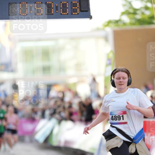 12.06.2026 - Holstenköstenlauf LAZAROV Photography http://msf.ph/oto/9738730 12.06.2026 19:57:02 Laufen 3292, 4132, 4891 meine-sportfotos.de