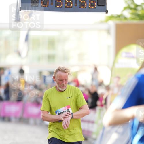 12.06.2026 - Holstenköstenlauf LAZAROV Photography http://msf.ph/oto/9738734 12.06.2026 19:56:55 Laufen 3355, 3383, 3384, 4814, 4815, 4928 meine-sportfotos.de