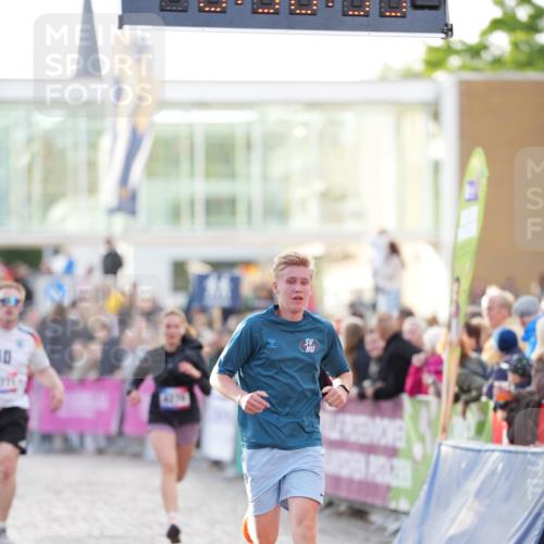12.06.2026 - Holstenköstenlauf LAZAROV Photography http://msf.ph/oto/9738760 12.06.2026 19:56:32 Laufen 3160, 3397, 3767, 3890, 4270, 4771 meine-sportfotos.de