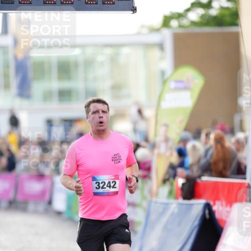 12.06.2026 - Holstenköstenlauf LAZAROV Photography http://msf.ph/oto/9738770 12.06.2026 19:56:22 Laufen 3242 meine-sportfotos.de
