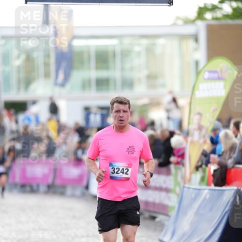 12.06.2026 - Holstenköstenlauf LAZAROV Photography http://msf.ph/oto/9738771 12.06.2026 19:56:22 Laufen 3242 meine-sportfotos.de
