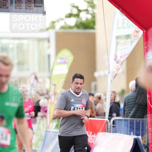 12.06.2026 - Holstenköstenlauf LAZAROV Photography http://msf.ph/oto/9738809 12.06.2026 19:55:39 Laufen 3519, 3668, 3924, 4158, 4400, 4416, 4712 meine-sportfotos.de